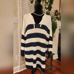 She + Sky Navy and Cream V-Neck Sweater